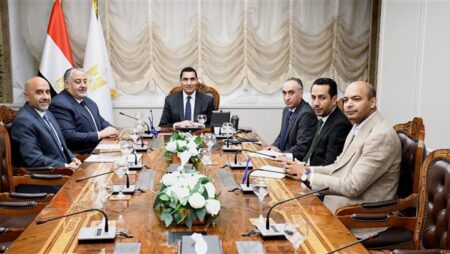 وزير الشباب يبحث شراكة استراتيجية مع شركة روابط لدعم الأبطال