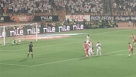 حسام عبدالمجيد يضاعف معاناة الزمالك بإهدار ركلة جزاء أمام الأهلي حسام عبدالمجيد يضاعف معاناة الزمالك بإهدار ركلة جزاء أمام الأهلي