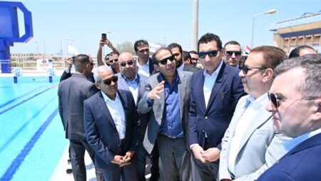 وزير الشباب يتفقد حمام سباحة الراحل يوسف محمد ببورسعيد