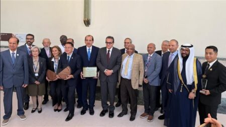 فوز الدكتور عمرو قنديل بجائزة نيلسون مانديلا لعام 2026