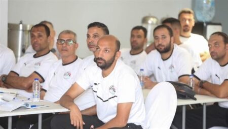 10 مجموعات تدريبية اليوم في الدورة التخصصية لمدربي حراس المرمى