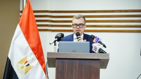 وزير التخطيط يلتقي أصحاب المشروعات الفائزة بالمبادرة الوطنية للمشروعات الخضراء الذكية