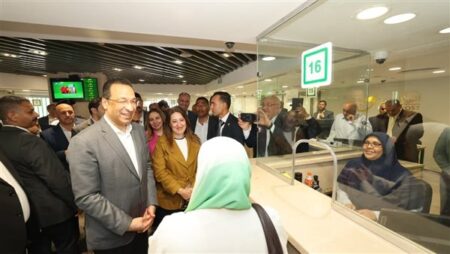 وزير الاتصالات يفتتح مكتب بريد بني سويف المطوّر وزير الاتصالات يفتتح مكتب بريد بني سويف المطوّر