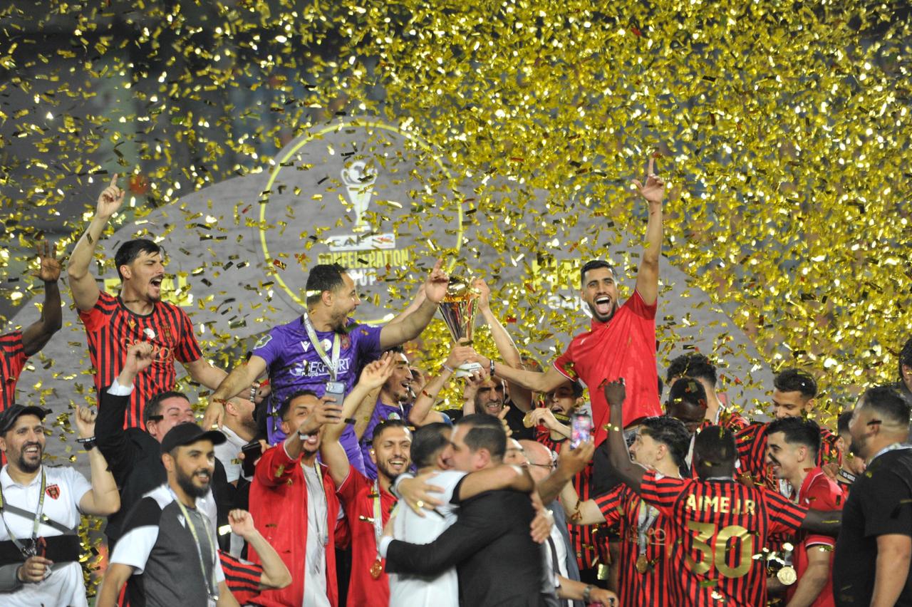 بالصور| بعد التتويج بالكونفدرالية.. احتفالات جنونية للاعبي اتحاد العاصمة