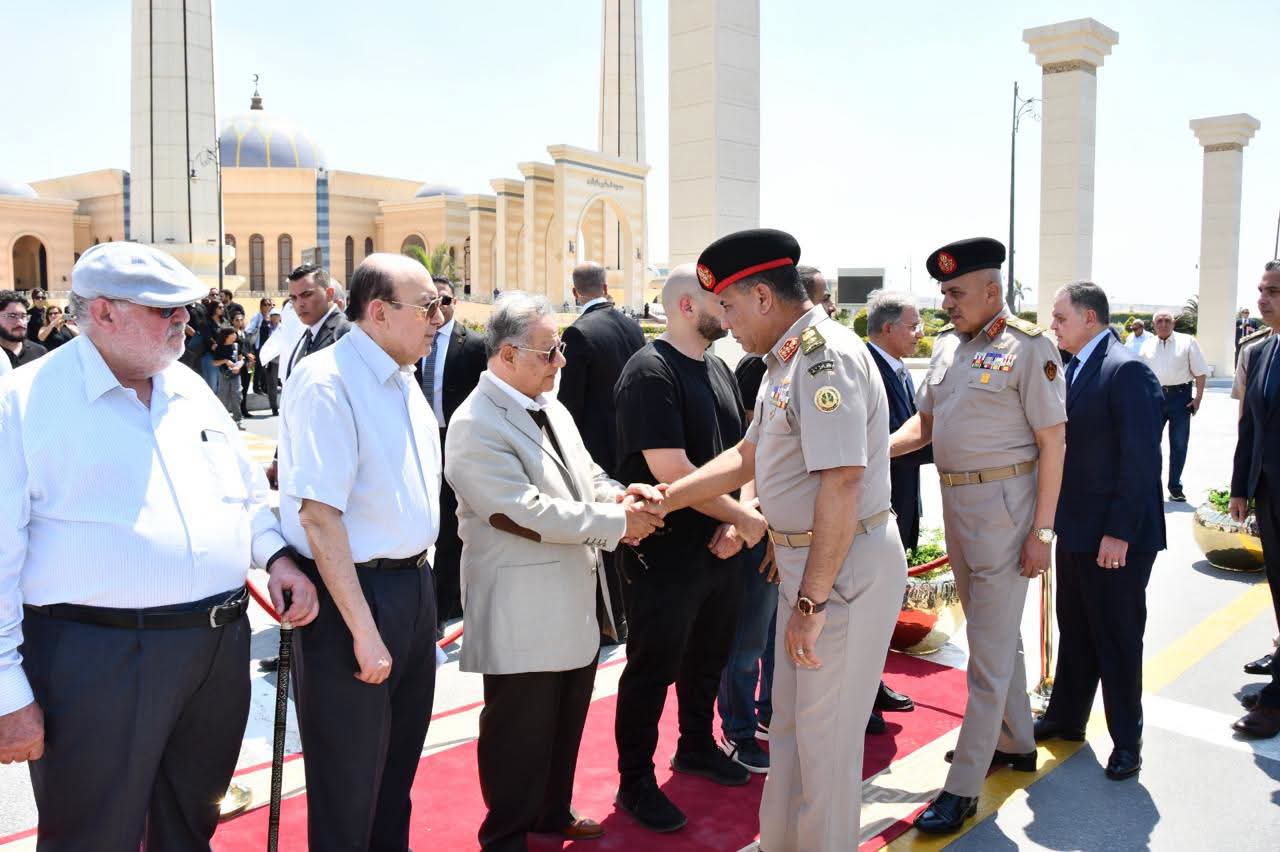 وزير الدفاع يتقدم الجنازة العسكرية للفريق يوسف عفيفى أحد قادة حرب أكتوبر المجيدة.. شاهد