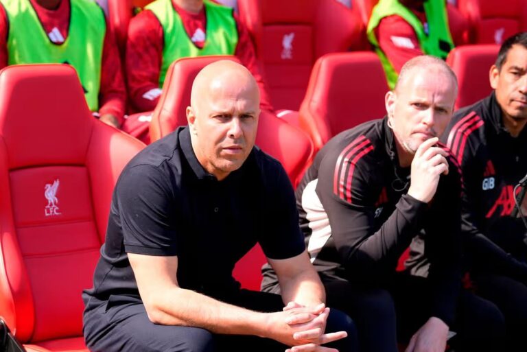 لاعب ليفربول السابق ينتقد الإدارة: ما حدث مع سلوت قلة احترام لاعب ليفربول السابق ينتقد الإدارة: ما حدث مع سلوت قلة احترام