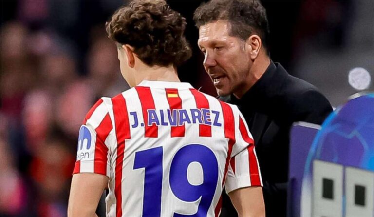 تقارير: سيميوني حليف غير متوقع لبرشلونة في صفقة جوليان ألفاريز تقارير: سيميوني حليف غير متوقع لبرشلونة في صفقة جوليان ألفاريز