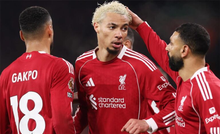 رباعي ليفربول يوجه رسائل لـ سلوت بعد إقالته رباعي ليفربول يوجه رسائل لـ سلوت بعد إقالته