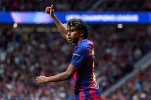 لامين يامال يهدد مشجع أتلتيكو مدريد بعواقب وخيمة بسبب إهانة عنصرية