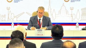 وزير البترول يستعرض استراتيجية مصر لتعزيز الإنتاج والتحول الطاقي خلال منتدى "سان بطرسبرج" الاقتصادي