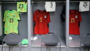 بالصور.. غرفة ملابس الفراعنة قبل مباراة البرازيل