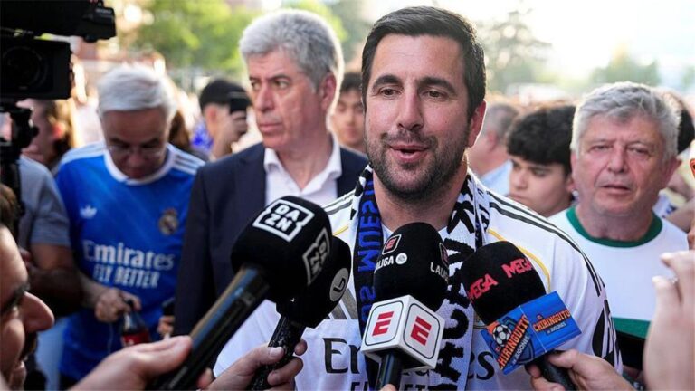 إنريكي ريكيلمي بعد خسارته في انتخابات رئاسة ريال مدريد: أوقفنا بيع النادي.. وهذه ليست النهاية إنريكي ريكيلمي بعد خسارته في انتخابات رئاسة ريال مدريد: أوقفنا بيع النادي.. وهذه ليست النهاية