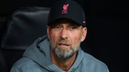 ليس كمديرًا فنيًا.. كلوب قريب من الاتحاد السعودي