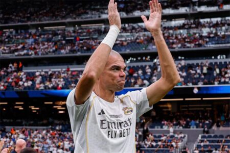 بيبي: أنا جاهز للعودة إلى ريال مدريد.. ومورينيو سيتوج بالكثير من البطولات بيبي: أنا جاهز للعودة إلى ريال مدريد.. ومورينيو سيتوج بالكثير من البطولات