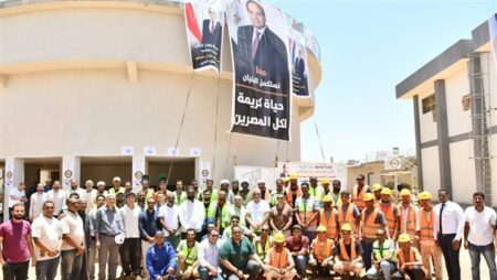 وزير الإنتاج الحربي يوجه بتسريع مشروعات "حياة كريمة" في أسوان