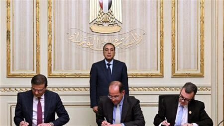 في أكبر عملية إصلاح مالي وهيكلي منذ عقود.. رئيس الوزراء يشهد مراسم توقيع اتفاقيتين إطاريتين لإنهاء تشابكات بقيمة ١٩٦ مليار جنيه