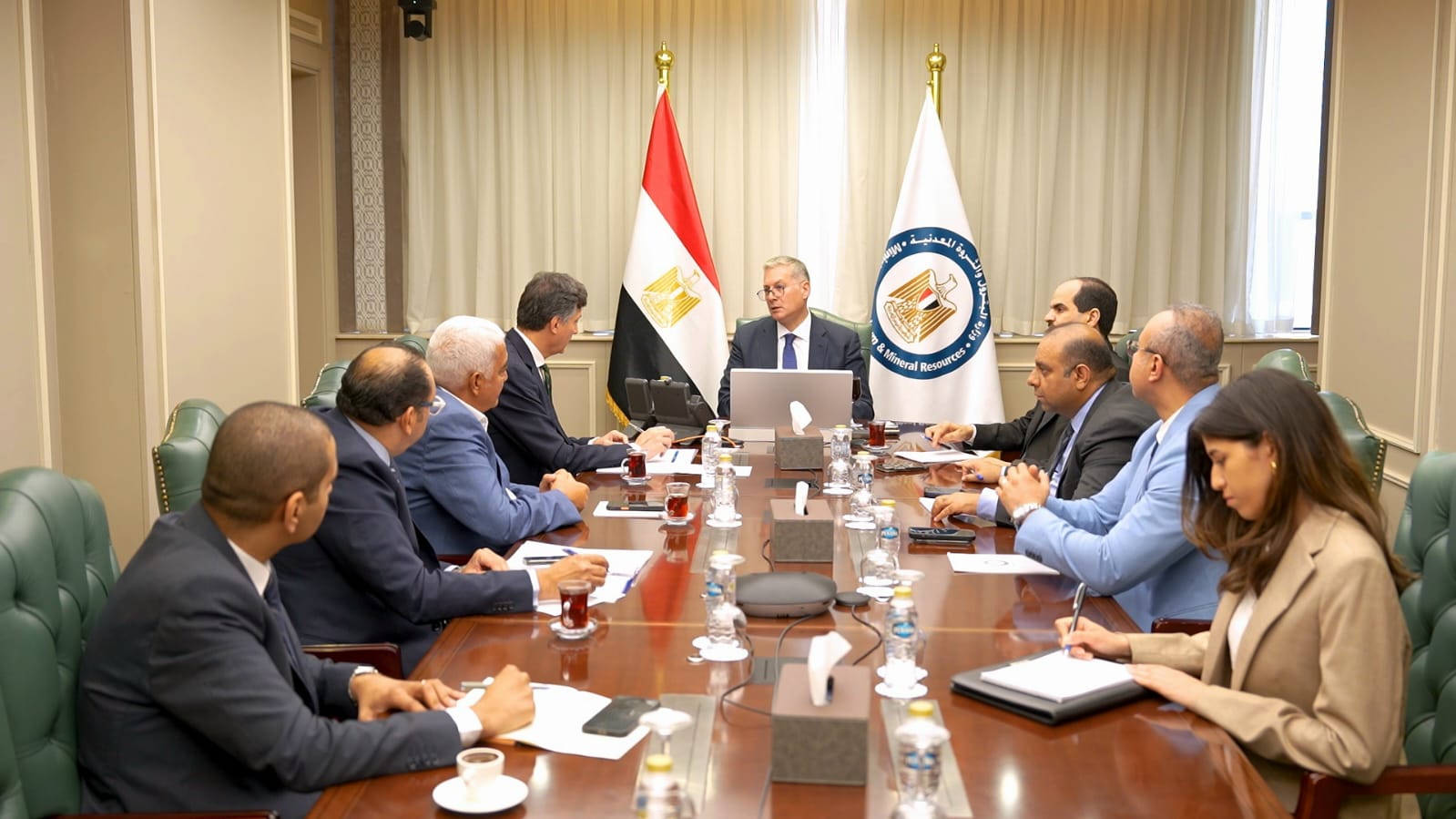 وزير البترول يبحث مع إيني الإيطالية تسريع خطط زيادة إنتاج الغاز وربط حقل كرونوس القبرصي بمصر