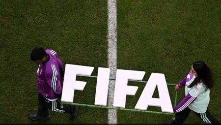 بسبب لفظ الجلالة، فيفا يرفض مساواة علم العراق بالسعودية في كأس العالم