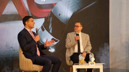 وزير الصناعة: لا قيود على استيراد السيارات.. وحوافز غير مسبوقة لتوطين الصناعات المغذية