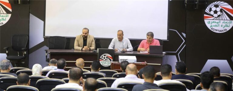 اتحاد الكرة يجتمع مع مندوبي المناطق لمناقشة قواعد انتقالات اللاعبين بالموسم الجديد اتحاد الكرة يجتمع مع مندوبي المناطق لمناقشة قواعد انتقالات اللاعبين بالموسم الجديد