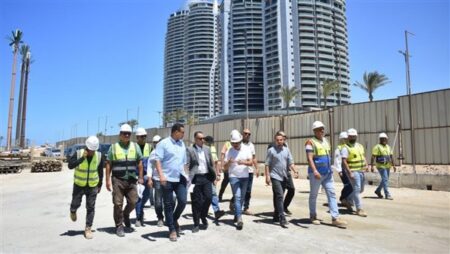 وزيرة الإسكان تتابع موقف تنفيذ أبراج مارينا العلمين والحي اللاتيني ومشروعات الخدمات بمدينة العلمين الجديدة