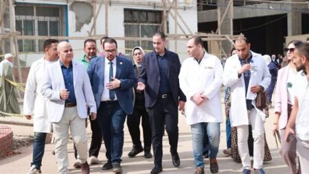 «الطيب» يتفقد منشآت صحية بالشرقية ويوجه بحلول فورية لرفع كفاءة الخدمات الطبية