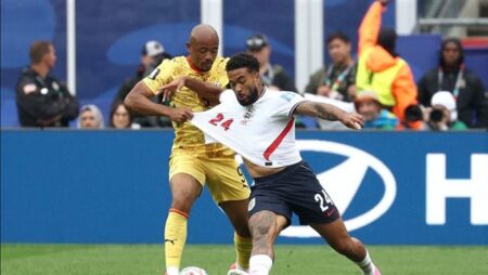 تعادل سلبي بين منتخبي إنجلترا وغانا في الشوط الأول بكأس العالم تعادل سلبي بين منتخبي إنجلترا وغانا في الشوط الأول بكأس العالم