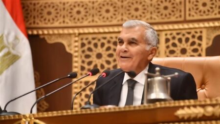 رئيس الشيوخ مهنئًا محمد لطفي بالوسام الملكي البريطاني: تتويج لمسيرة مهنية وأكاديمية متميزة