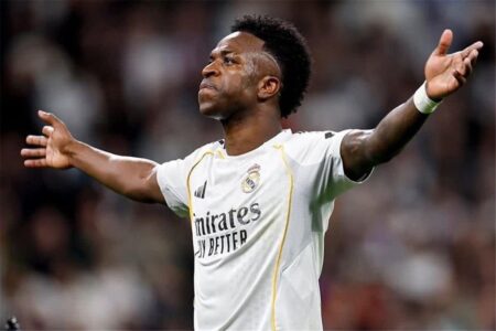 صفقة ريال مدريد الجديدة يقدم الولاء لـ فينيسيوس: سأدافع من أجلك صفقة ريال مدريد الجديدة يقدم الولاء لـ فينيسيوس: سأدافع من أجلك