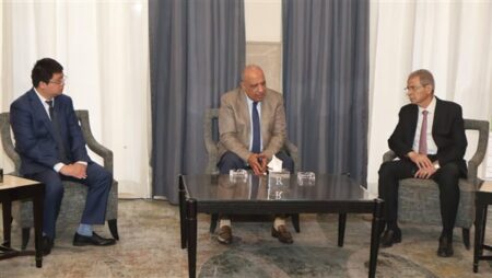 وزير الكهرباء والطاقة المتجددة يشارك مجموعة صاني الصينية الاحتفال ببدء العمل وإنشاء أول مصنع لتوربينات الرياح