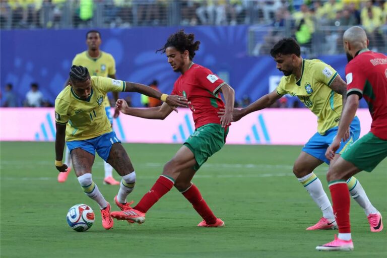 بينهم ليفربول.. أيوب بوعدي يشعل صراع كبار الدوري الإنجليزي على ضمه بينهم ليفربول.. أيوب بوعدي يشعل صراع كبار الدوري الإنجليزي على ضمه