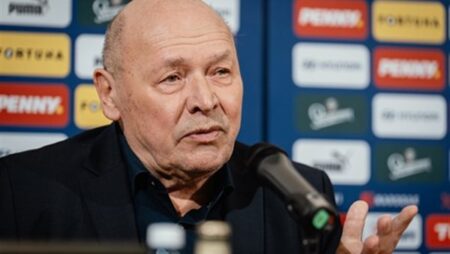إقالة ميروسلاف كوبيك من تدريب منتخب التشيك بعد توديع كأس العالم