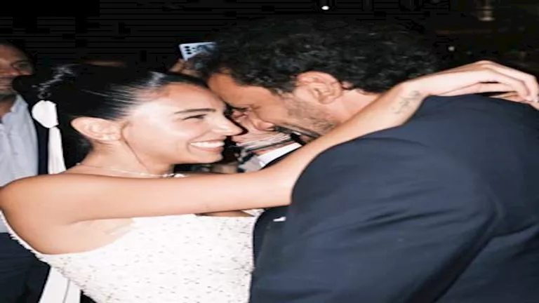 بالأبيض والأسود.. سلمى أبو ضيف وزوجها يخطفان الأنظار بإطلالة أنيقة بالأبيض والأسود.. سلمى أبو ضيف وزوجها يخطفان الأنظار بإطلالة أنيقة