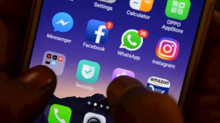 عطل عالمي في فيسبوك وإنستجرام يتسبب في خروج المستخدمين.. ماذا حدث؟ عطل عالمي في فيسبوك وإنستجرام يتسبب في خروج المستخدمين.. ماذا حدث؟