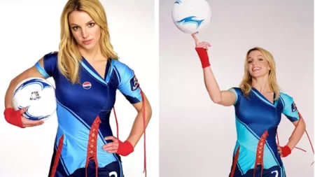 بريتني سبيرز تنشر صورا من كواليس احتفالها ببطولة كأس العالم 2002