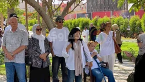 تنفيذًا لوصيته بملابس بيضاء.. الصور الأولى من جنازة محمد مرزبان