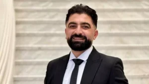 "أنا مش شحات وعاوز أشتغل"..فادي خفاجة يوجه رسالة جديدة لنقيب الممثلين أشرف زكي