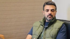 عمرو محمود ياسين يتحدث عن مرض زوجته آيات أباظة: عشنا تفاصيل صعبة