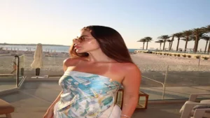 يارا السكري تجمع بين الأناقة والبساطة في ظهور صيفي جديد