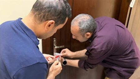 «الصحة» تغلق مركزًا للتغذية بالشيخ زايد بعد ضبط منتحلة صفة طبيب تديره دون ترخيص
