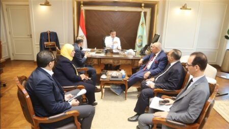 وزير الزراعة يلتقي مع أعضاء مجلسي النواب والشيوخ لبحث طلبات المواطنين.. صور