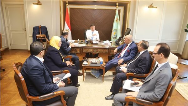 وزير الزراعة يلتقي مع أعضاء مجلسي النواب والشيوخ لبحث طلبات المواطنين.. صور وزير الزراعة يلتقي مع أعضاء مجلسي النواب والشيوخ لبحث طلبات المواطنين.. صور