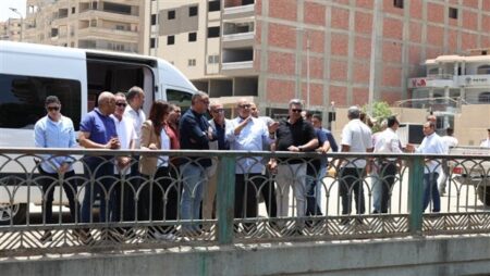 محافظ الجيزة يتفقد موقع المرحلة الجديدة من مشروع تطوير ترعة وطريق المريوطية
