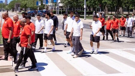 جولة سير للاعبي منتخب مصر في كليفلاند الأمريكية قبل التدريب