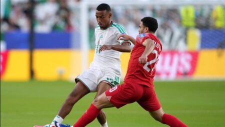 كأس العالم، الأردن يتقدم على الجزائر 1-0 في شوط أول مثير (فيديو) كأس العالم، الأردن يتقدم على الجزائر 1-0 في شوط أول مثير (فيديو)