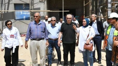 «عبدالغفار» يتابع مشروعات التطوير بحميات إمبابة ومعهد الجهاز الحركي العصبي