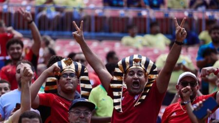 صور.. جماهير منتخب مصر تشعل مدرجات ملعب ودية البرازيل