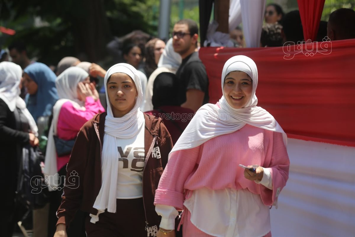 30 صورة ترصد ردود فعل طلاب الثانوية العامة بعد امتحان اللغة العربية