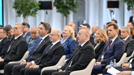 وزير البترول يمثل مصر في افتتاح أسبوع باكو للطاقة بأذربيجان