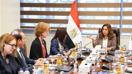 مناقشة الموقف التنفيذي لمحافظات (بني سويف، الأقصر، الفيوم، وأسوان).. باستثمارات نحو 480 مليون